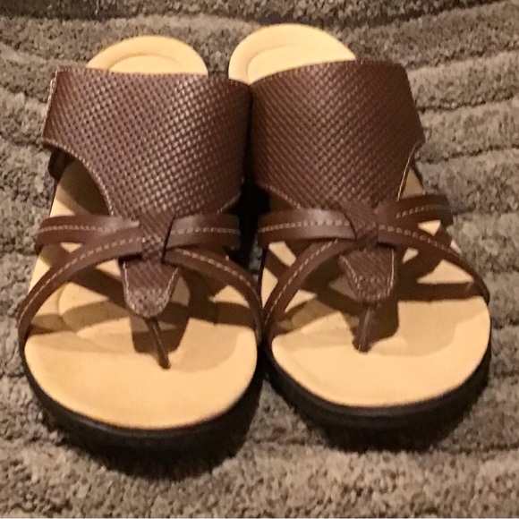 Clarks Sandals - Picture 1 of 4